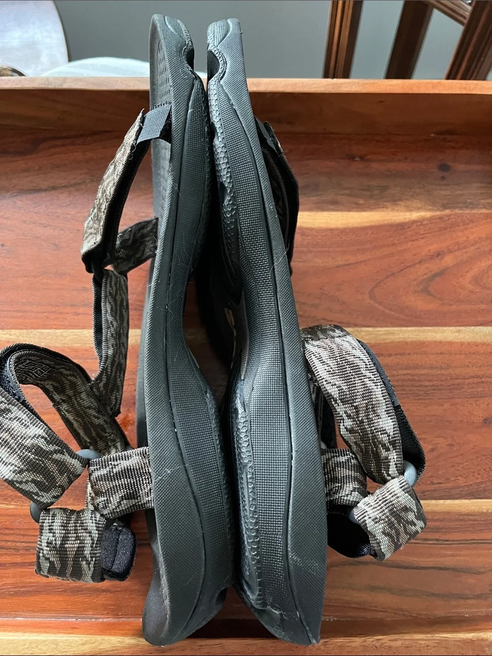 NWOT • MEN’S TEVA HURRICANE 3 SANDALS